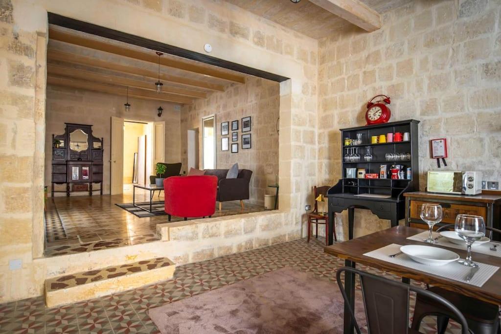 Chic, Stylish & Spacious Flat In Central Valletta Exterior foto