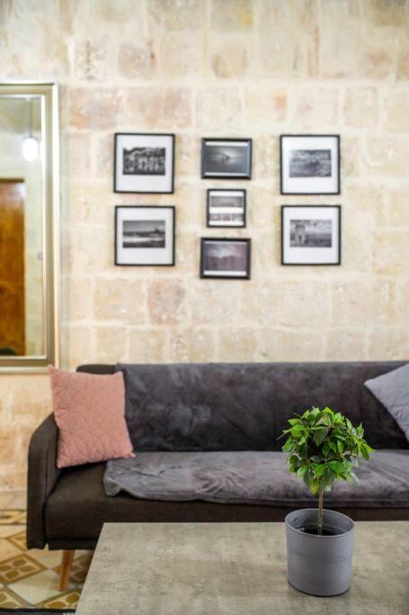 Chic, Stylish & Spacious Flat In Central Valletta Exterior foto