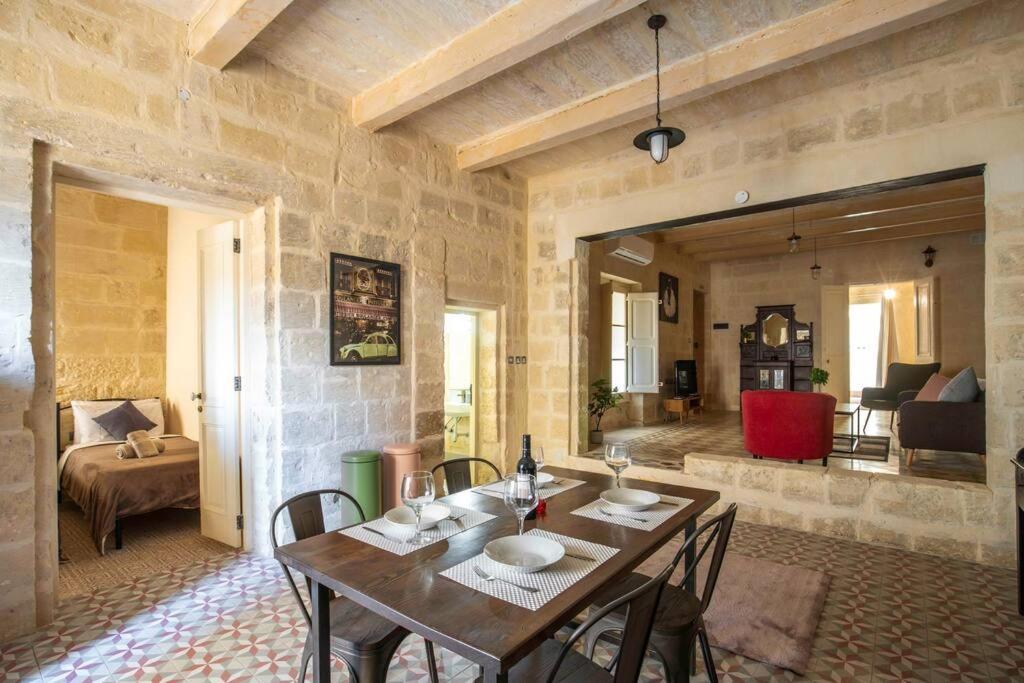 Chic, Stylish & Spacious Flat In Central Valletta Exterior foto